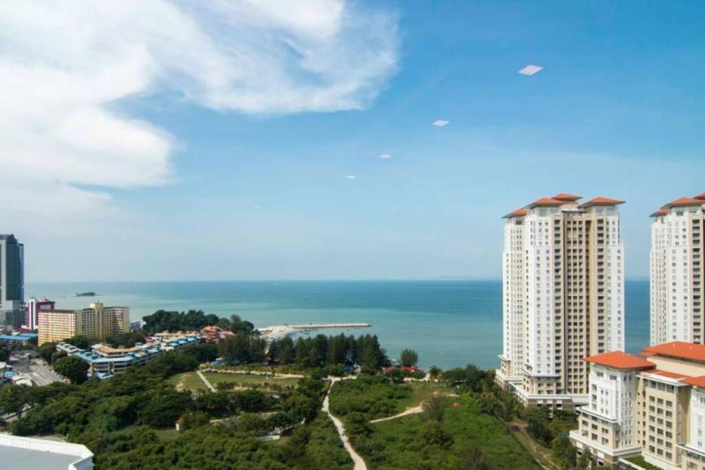 Jazz 313 Cosy 2-Bedroom Suite With Pool & Seaview Bagan Jermal Exterior photo
