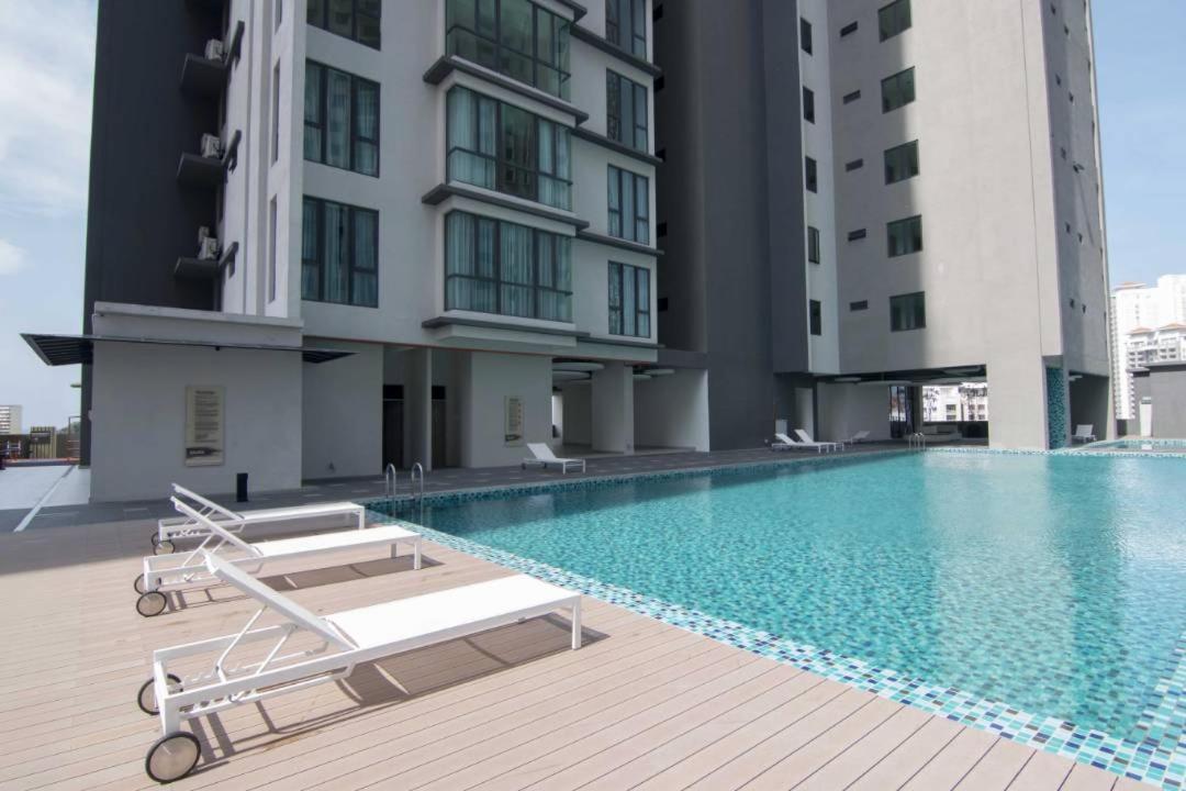 Jazz 313 Cosy 2-Bedroom Suite With Pool & Seaview Bagan Jermal Exterior photo